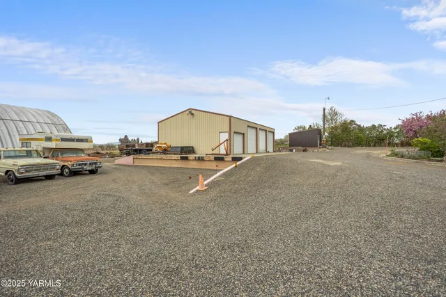 $624,500 | 1202 Hudson Road, Zillah, WA 98953