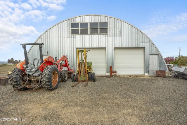 $624,500 | 1202 Hudson Road, Zillah, WA 98953