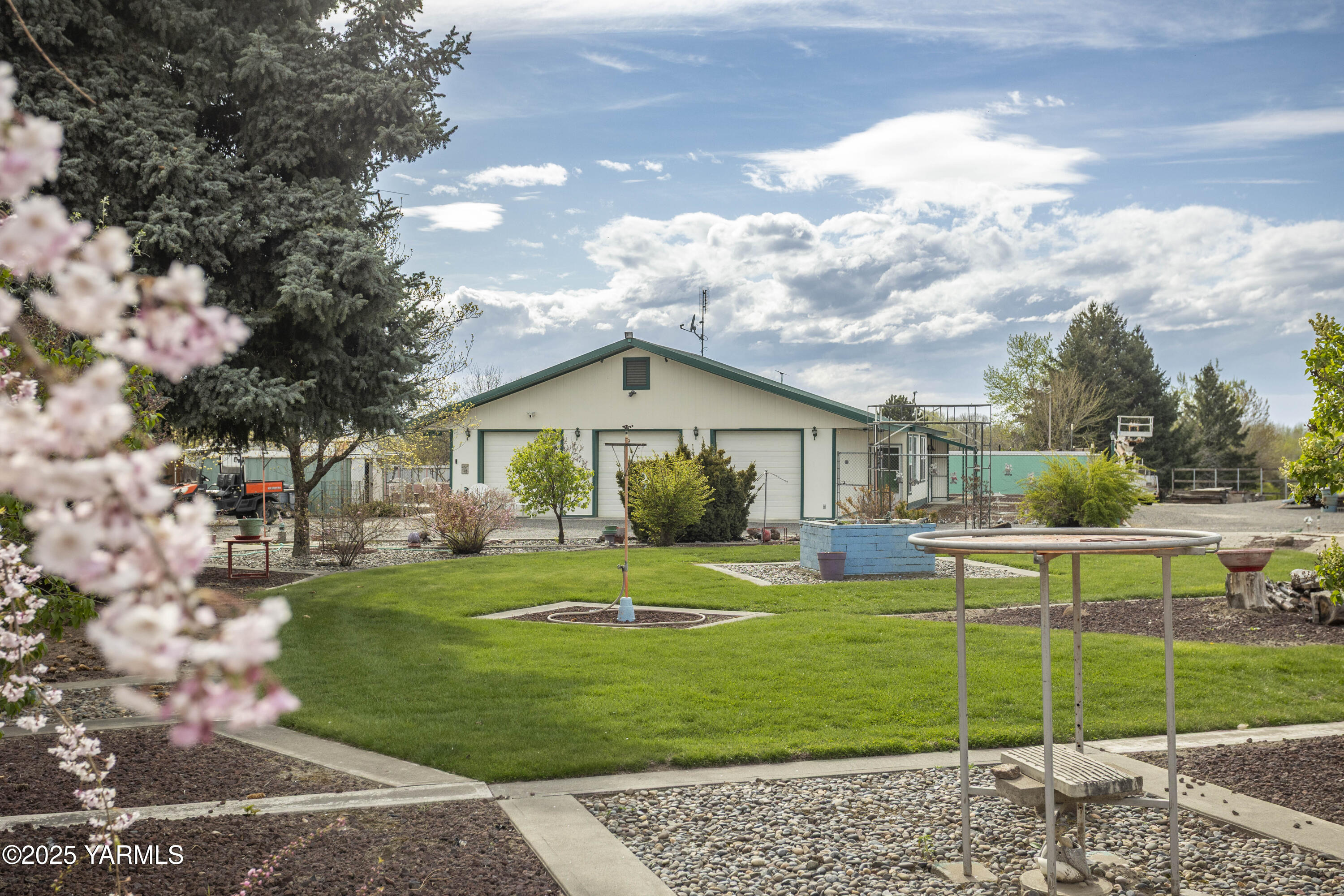 1202 Hudson Road Zillah, WA 98953 - Photo 7 of 58 1202 W Hudson Rd 4.10.25 1