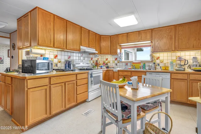 $624,500 | 1202 Hudson Road, Zillah, WA 98953