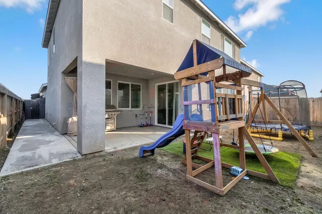 $549,000 | 2831 North Redda Road, Fresno, CA 93737