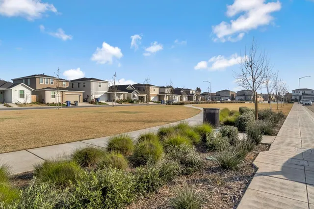 $549,000 | 2831 North Redda Road, Fresno, CA 93737