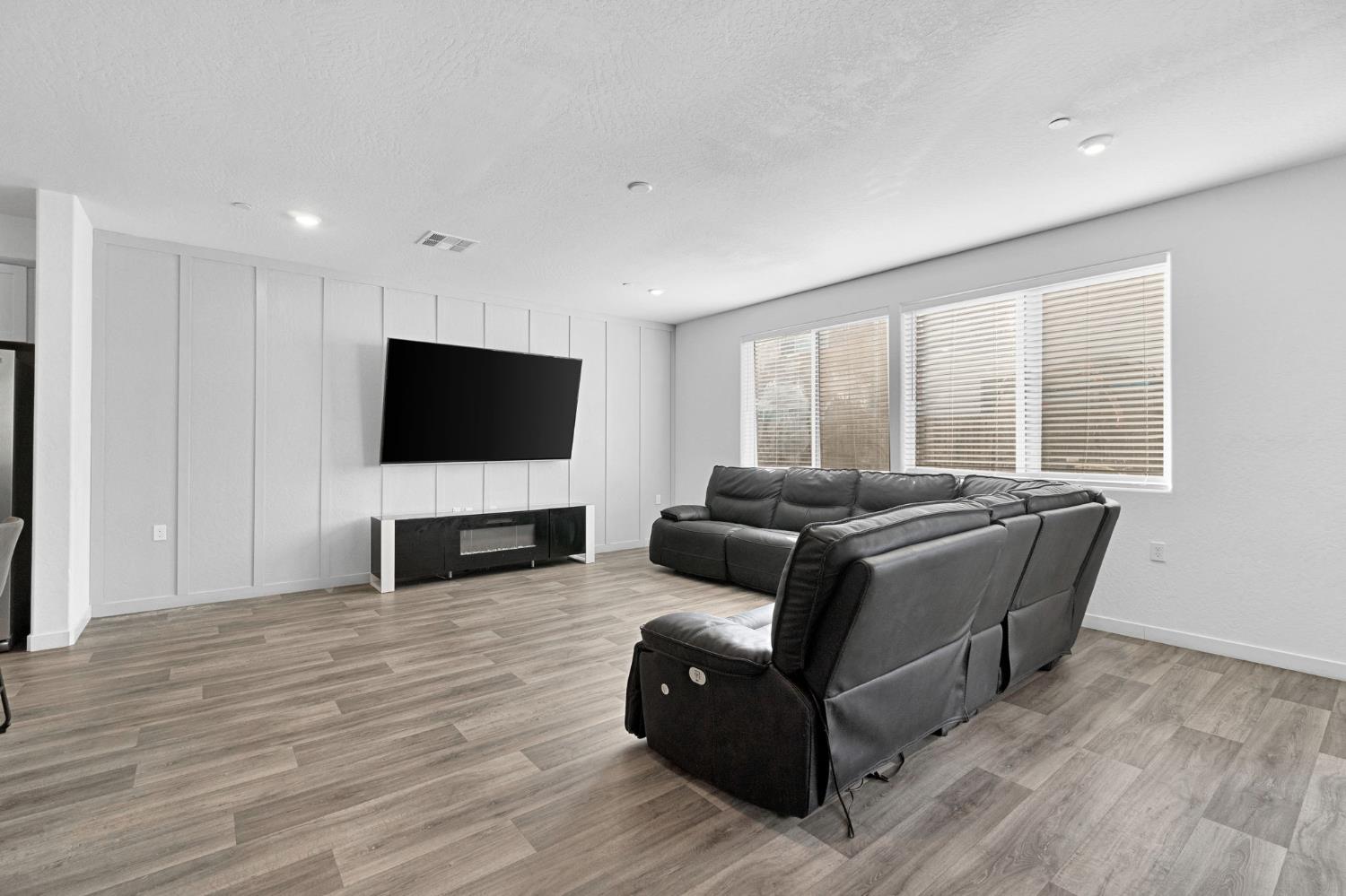 2831 North Redda Road Fresno, CA 93737 - Photo 7 of 42