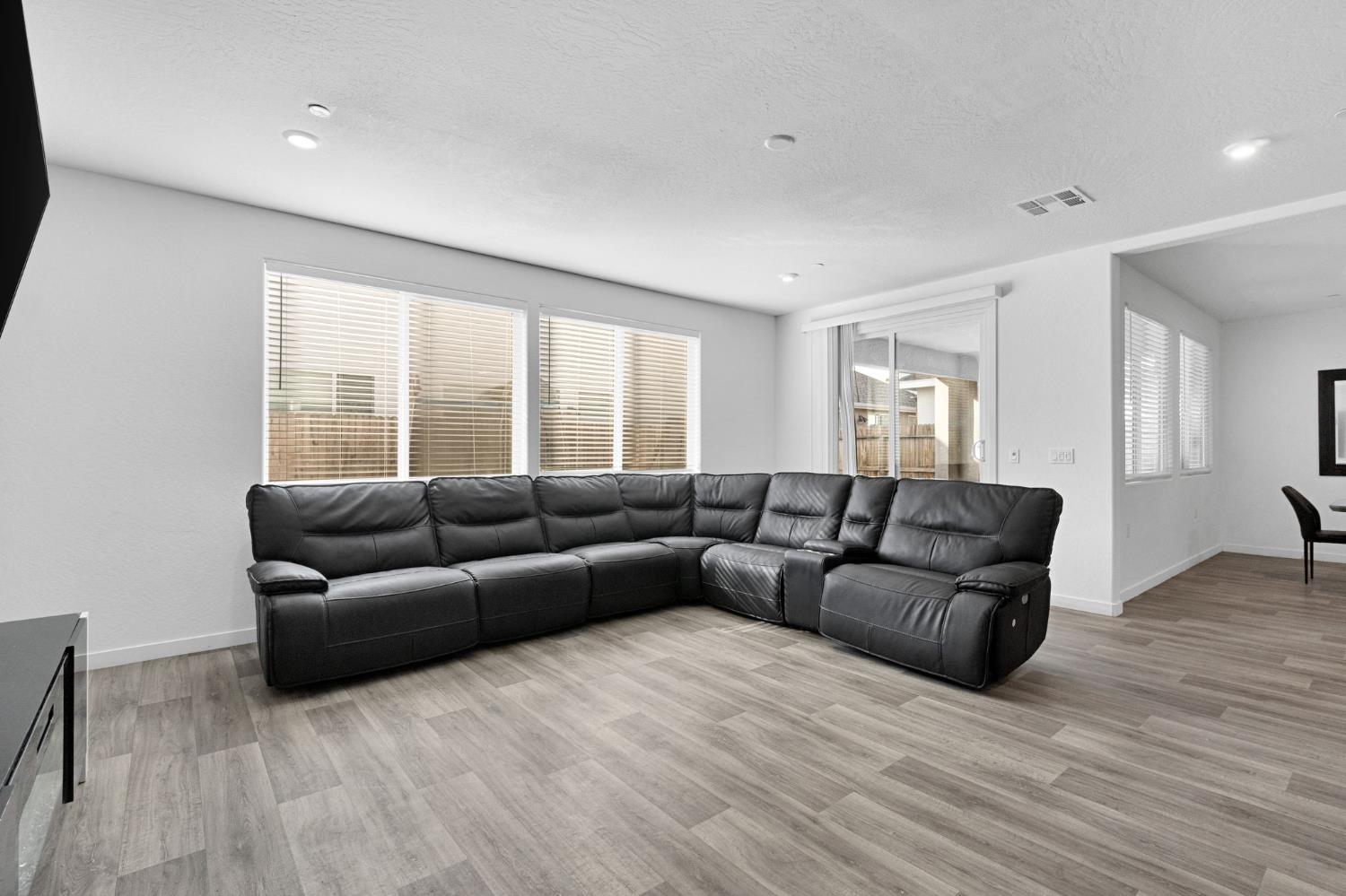 2831 North Redda Road Fresno, CA 93737 - Photo 8 of 42