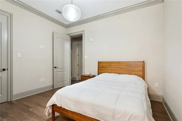 $4,000 | 433 Gravier Street, Unit 1, New Orleans, LA 70130
