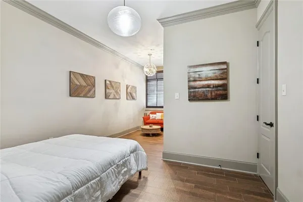$4,000 | 433 Gravier Street, Unit 1, New Orleans, LA 70130