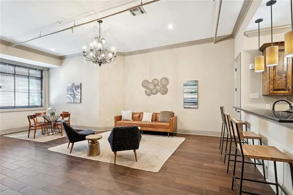 $4,000 | 433 Gravier Street, Unit 1, New Orleans, LA 70130