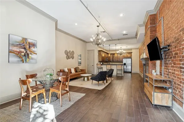 $4,000 | 433 Gravier Street, Unit 1, New Orleans, LA 70130