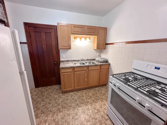 $1,350 | 3853 North Long Avenue, Unit 1N, Chicago, IL 60641