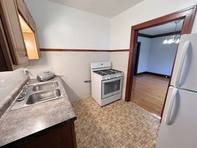 $1,350 | 3853 North Long Avenue, Unit 1N, Chicago, IL 60641