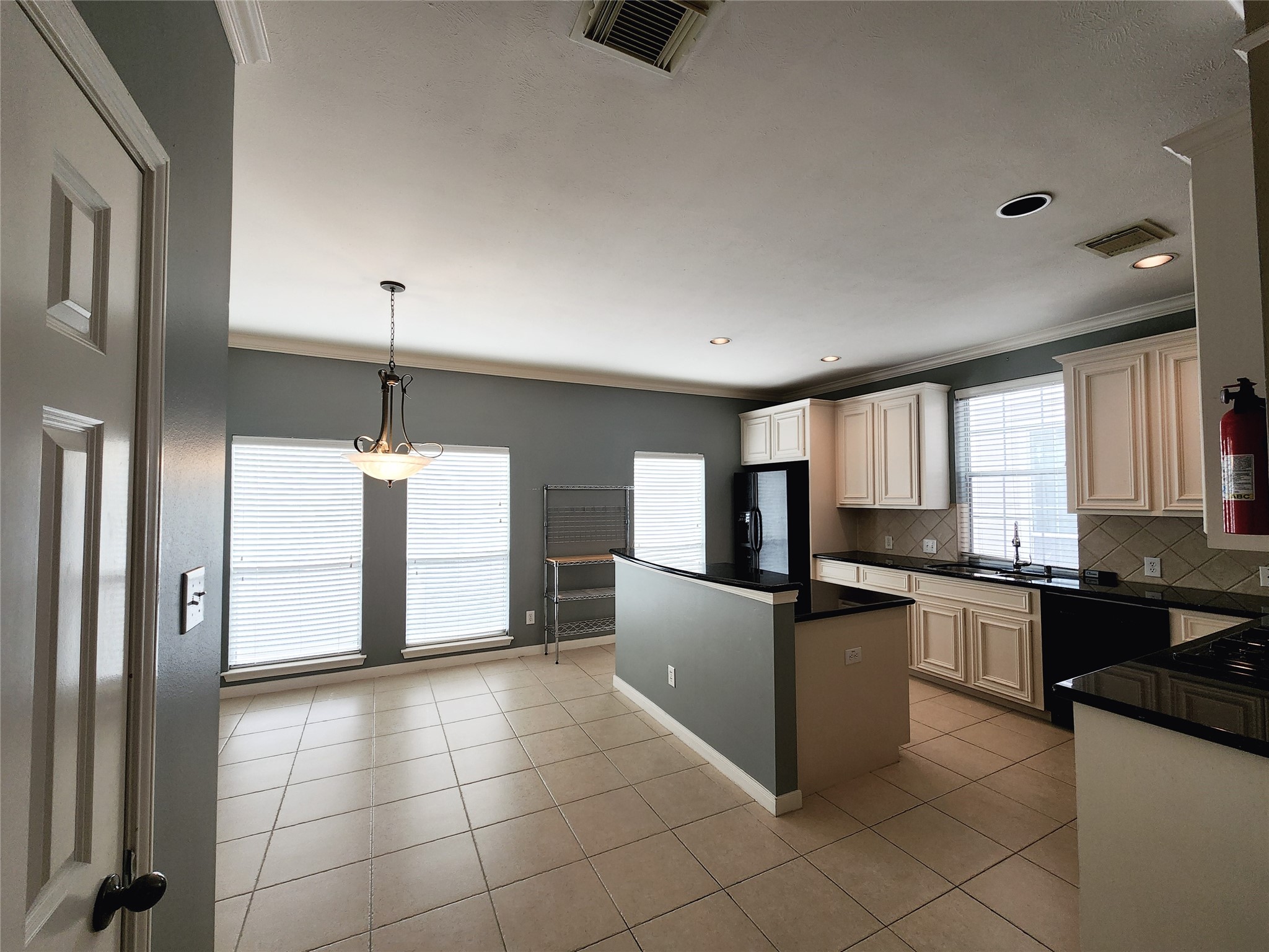 2637 West Dallas Street Houston, TX 77019 - Photo 7 of 22
