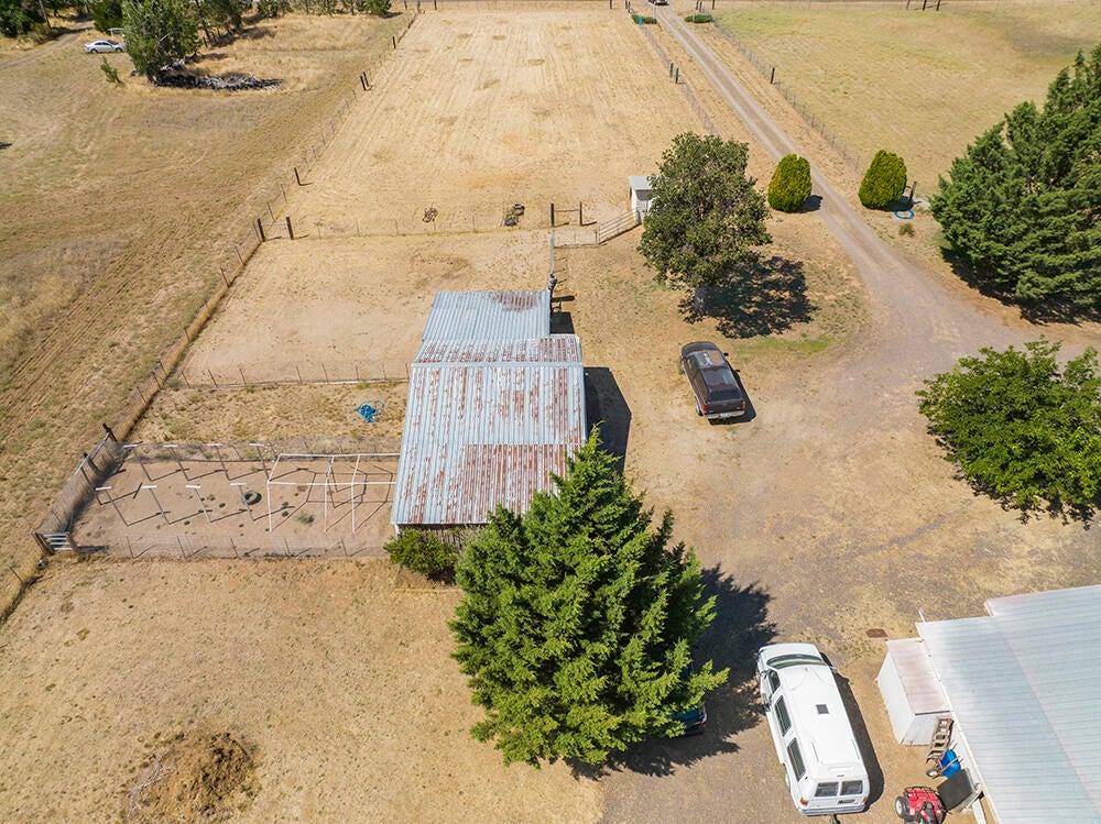 4691 Beagle Road White City, OR 97503 - Photo 29 of 67 29