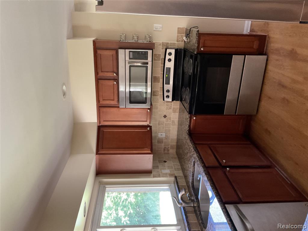 7096 Riverstone Road West Bloomfield, MI 48322 - Photo 24 of 26