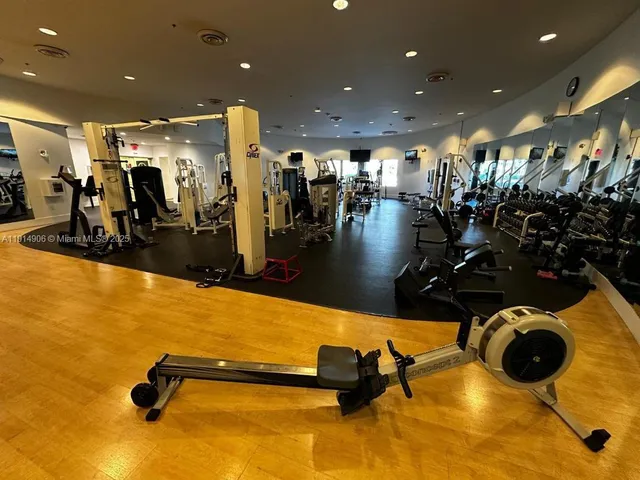 $3,200 | 5600 Collins Avenue, Unit 11W, Miami Beach, FL 33140