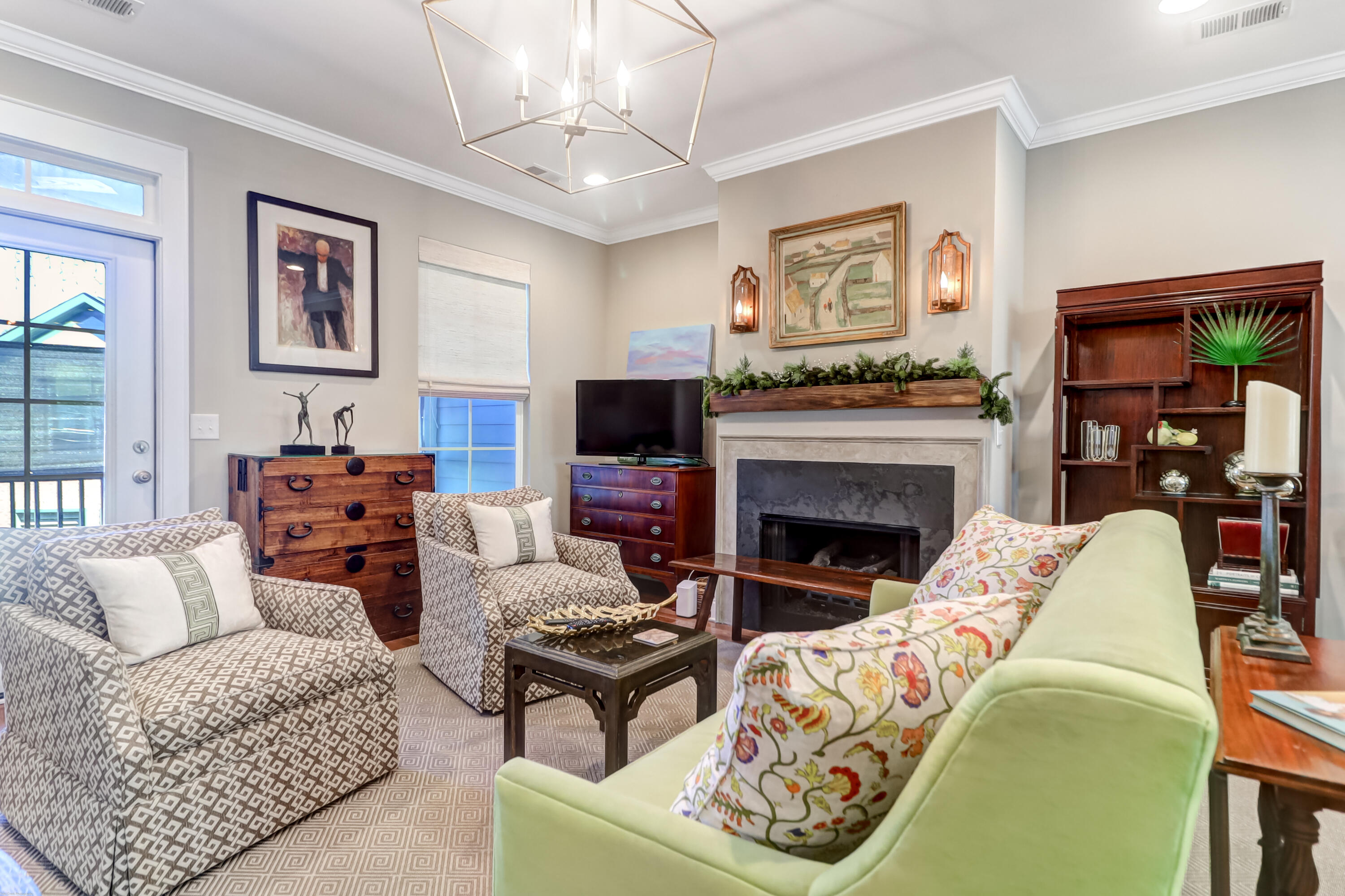 136 Slipper Shell Court Mount Pleasant, SC 29464 - Photo 4 of 27 Living Room