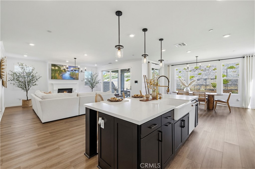 28445 Sunny Ridge Terrace Castaic, CA 91384 - Photo 12 of 74 Family Room/Kitchen