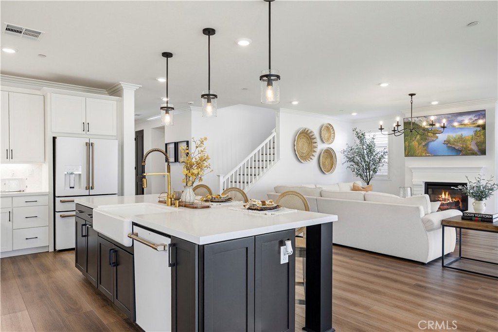 28445 Sunny Ridge Terrace Castaic, CA 91384 - Photo 14 of 74 Kitchen