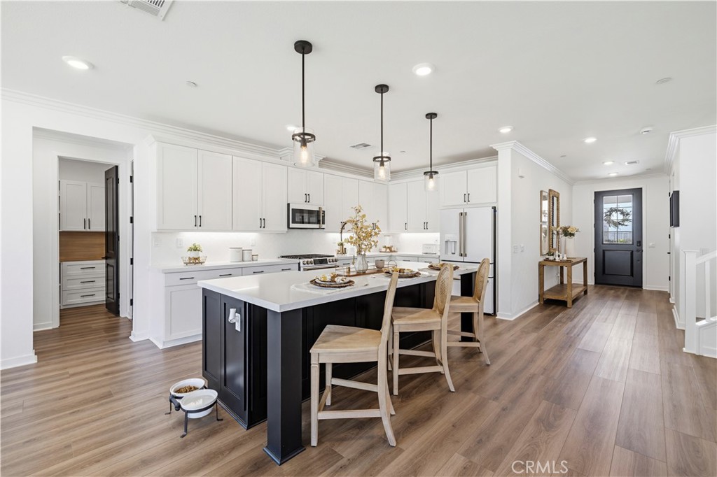 28445 Sunny Ridge Terrace Castaic, CA 91384 - Photo 16 of 74 Kitchen