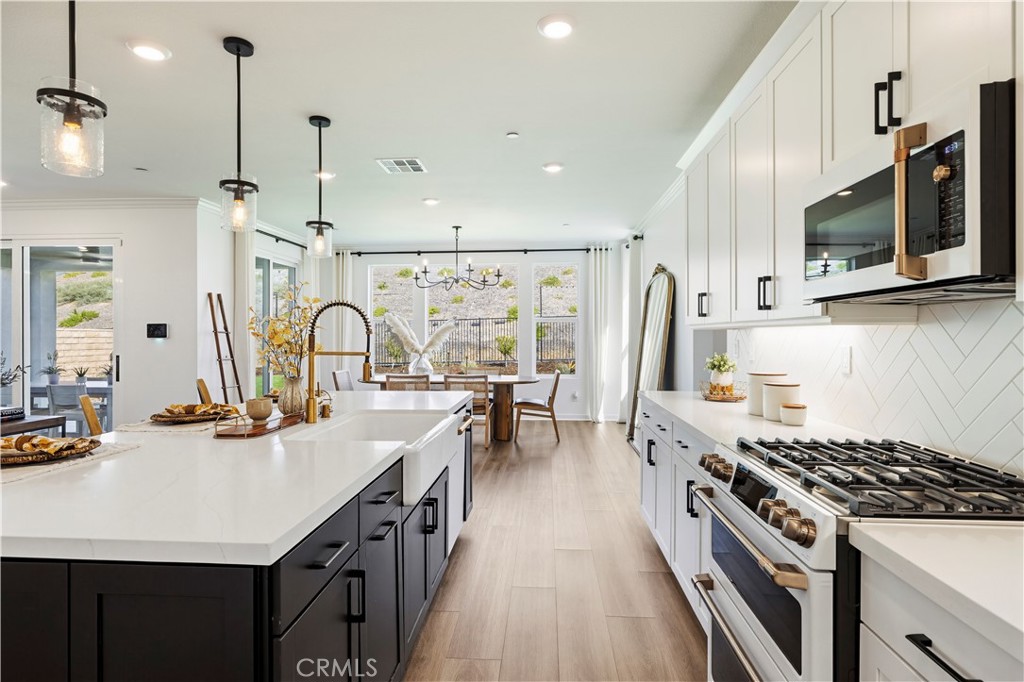 28445 Sunny Ridge Terrace Castaic, CA 91384 - Photo 18 of 74 Kitchen