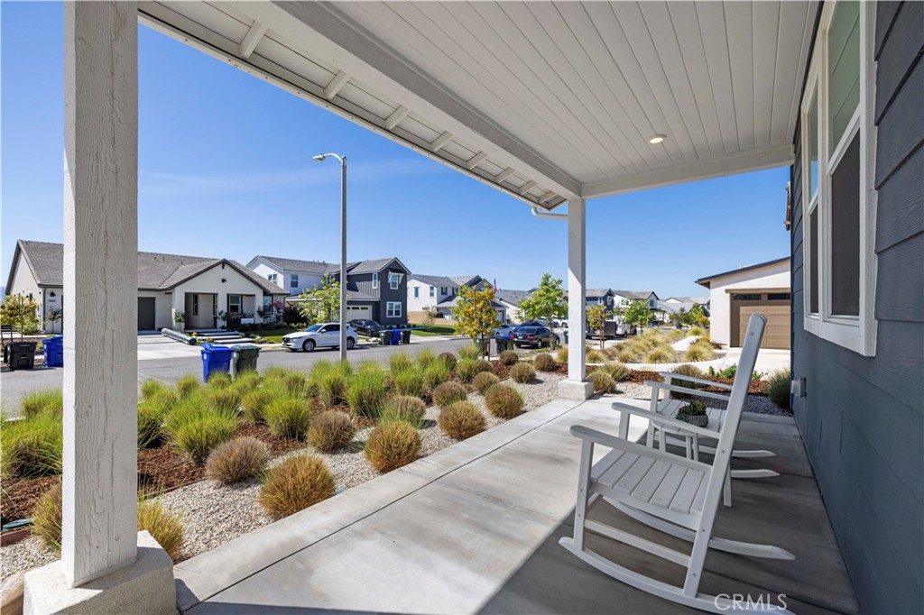 28445 Sunny Ridge Terrace Castaic, CA 91384 - Photo 2 of 74 Covered Front Porch