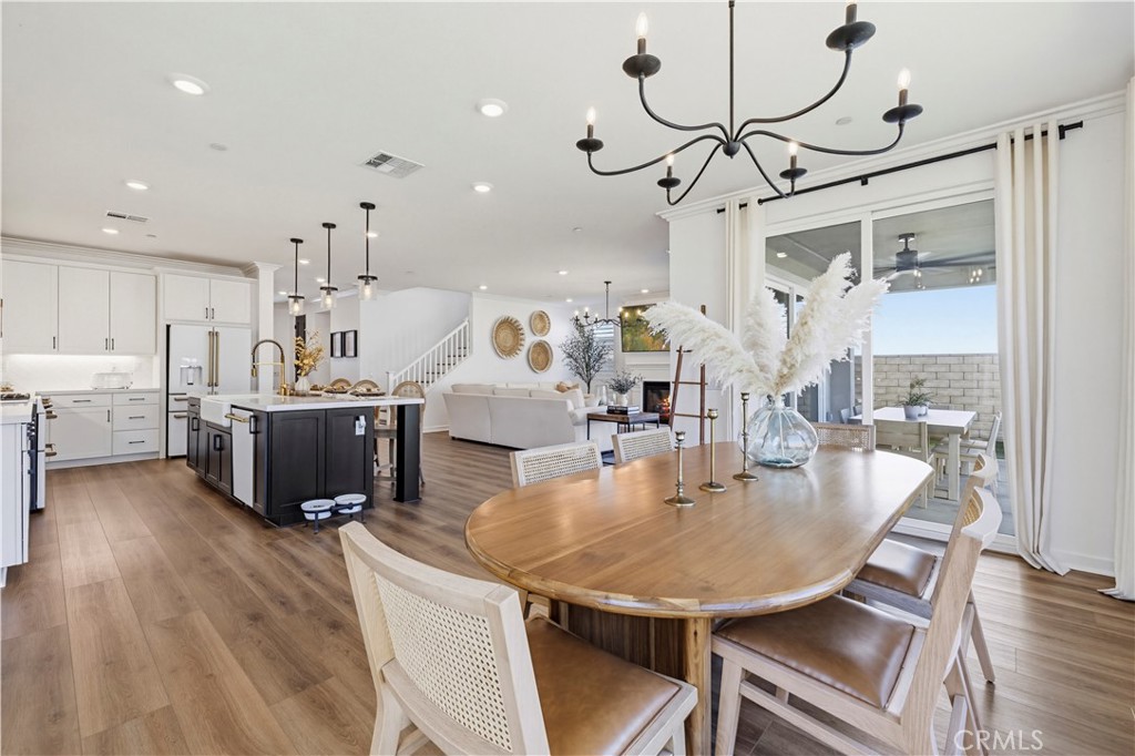28445 Sunny Ridge Terrace Castaic, CA 91384 - Photo 21 of 74 Kitchen/Dinning Room
