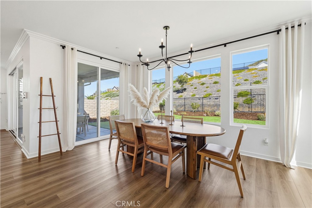 28445 Sunny Ridge Terrace Castaic, CA 91384 - Photo 24 of 74 Dinning Room