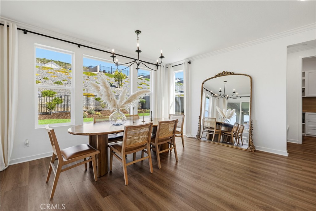 28445 Sunny Ridge Terrace Castaic, CA 91384 - Photo 25 of 74 Dinning Room