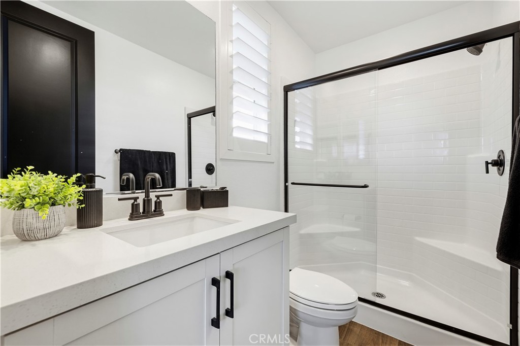 28445 Sunny Ridge Terrace Castaic, CA 91384 - Photo 29 of 74 Main level bedroom 4 ensuite Bathroom