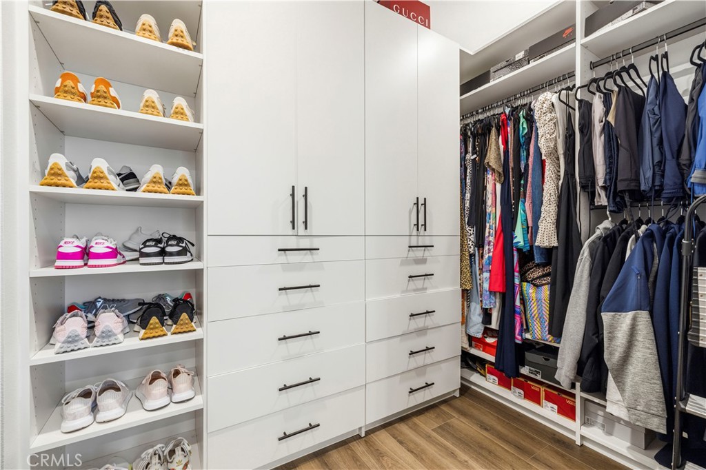28445 Sunny Ridge Terrace Castaic, CA 91384 - Photo 39 of 74 Primary Closet-Custom Organization