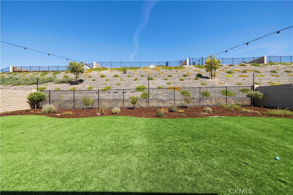 28445 Sunny Ridge Terrace Castaic, CA 91384 - Photo 51 of 74 Rear Yard
