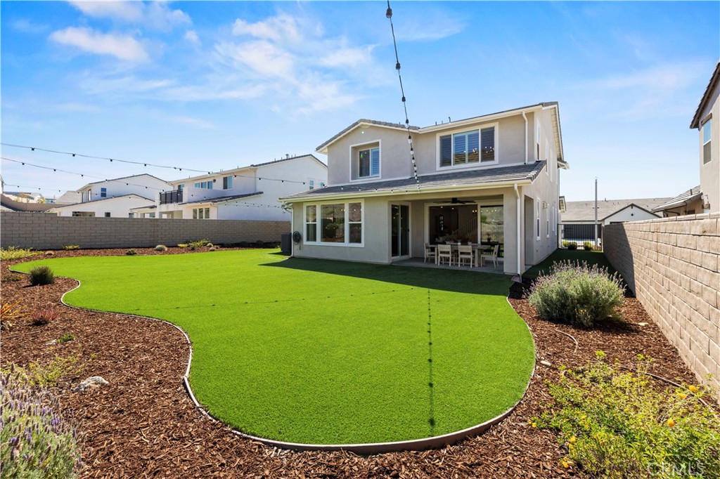 28445 Sunny Ridge Terrace Castaic, CA 91384 - Photo 52 of 74 Rear Yard