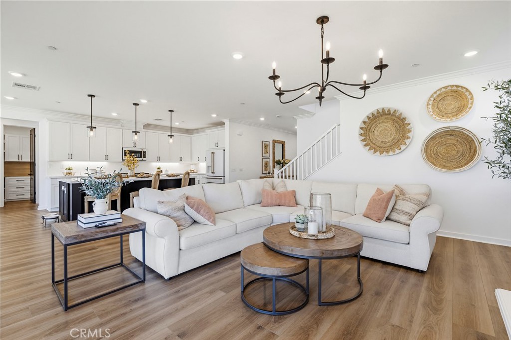 28445 Sunny Ridge Terrace Castaic, CA 91384 - Photo 7 of 74 Family Room