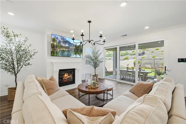 $1,199,000 | 28445 Sunny Ridge Terrace, Castaic, CA 91384