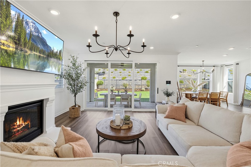 28445 Sunny Ridge Terrace Castaic, CA 91384 - Photo 10 of 74 Family Room