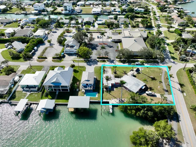 $1,495,000 | 101 East Pago Pago Drive, Naples, FL 34113