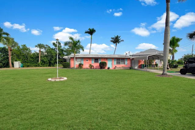 $1,495,000 | 101 East Pago Pago Drive, Naples, FL 34113