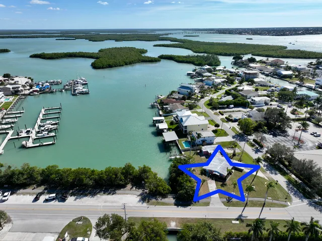 $1,495,000 | 101 East Pago Pago Drive, Naples, FL 34113