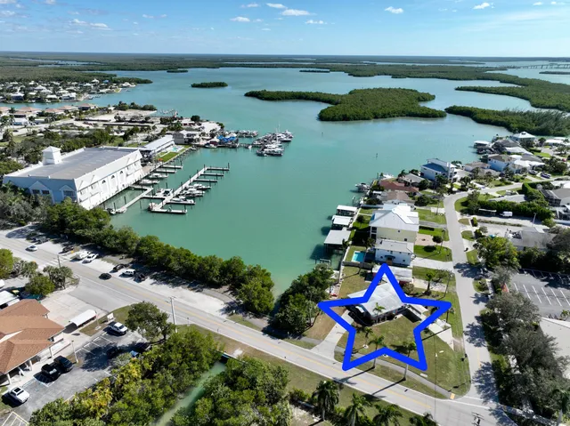 $1,495,000 | 101 East Pago Pago Drive, Naples, FL 34113