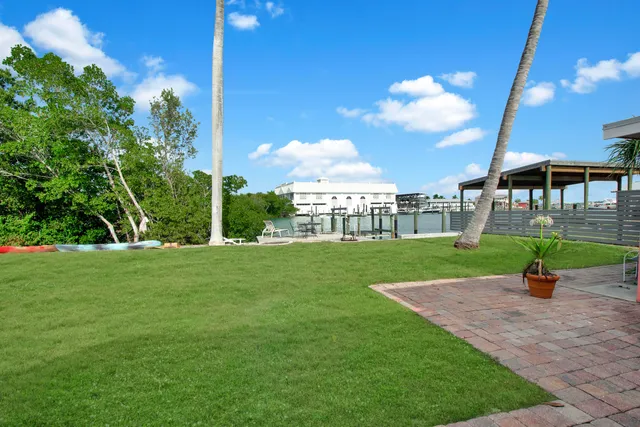 $1,495,000 | 101 East Pago Pago Drive, Naples, FL 34113