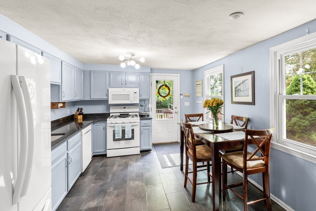 434 Bay Road Easton, MA 02375 - Photo 11 of 35 Gallery Image 11