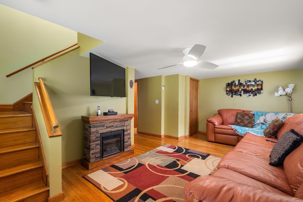 33 Russell Road Hanover, MA 02339 - Photo 23 of 27