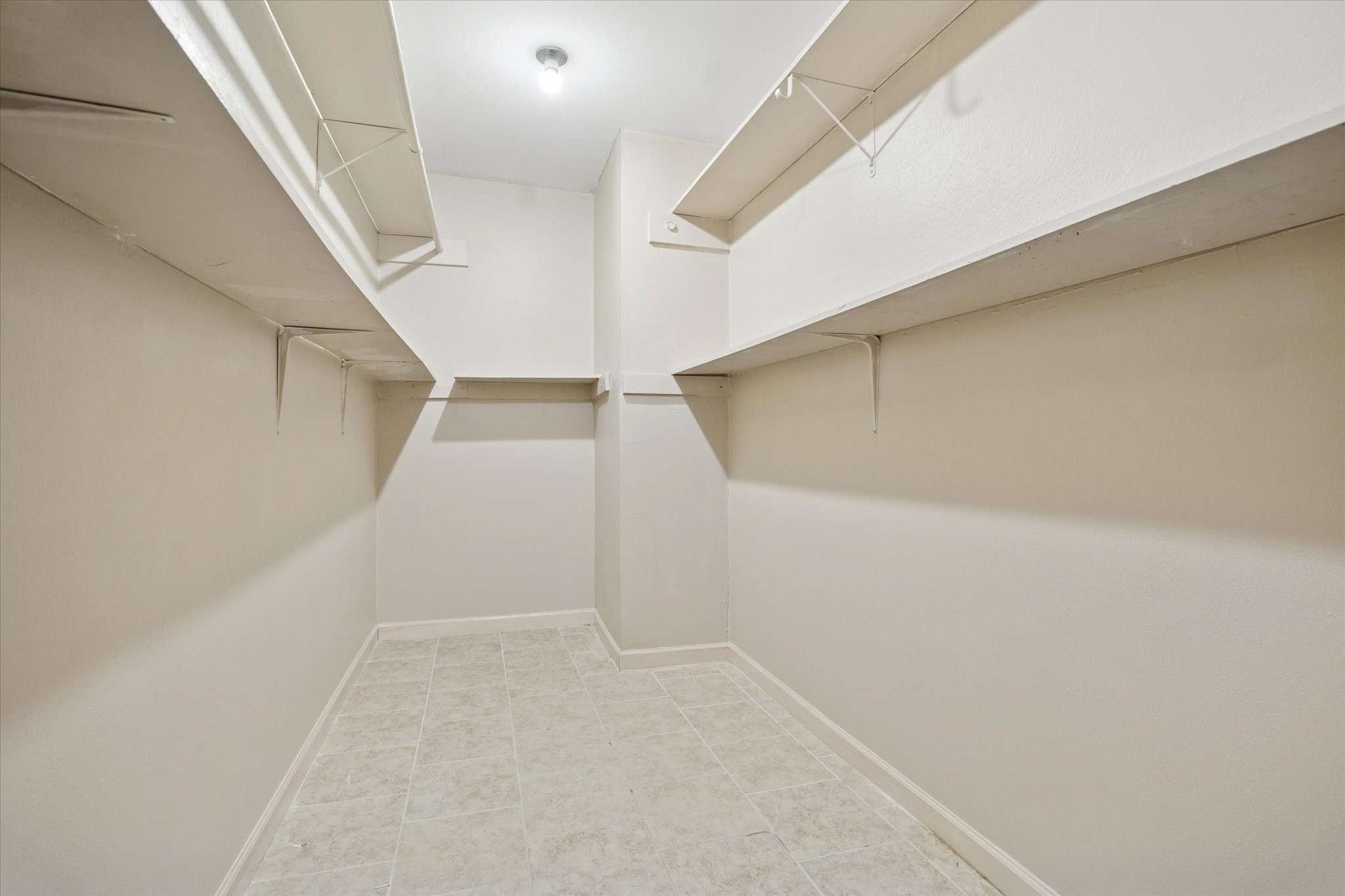 4919 Valkeith Drive Houston, TX 77096 - Photo 17 of 29 a view of entryway