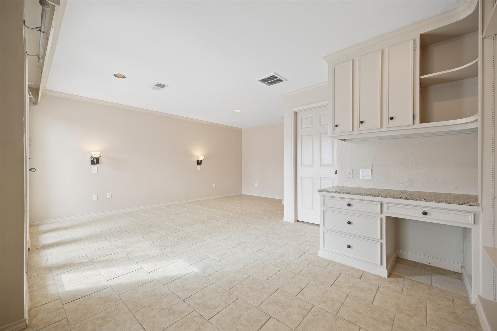 4919 Valkeith Drive Houston, TX 77096 - Photo 22 of 29 a view of cabinets and window