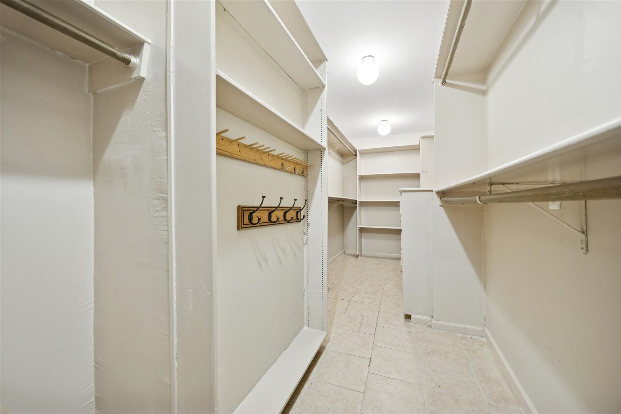 4919 Valkeith Drive Houston, TX 77096 - Photo 26 of 29 a view of entryway