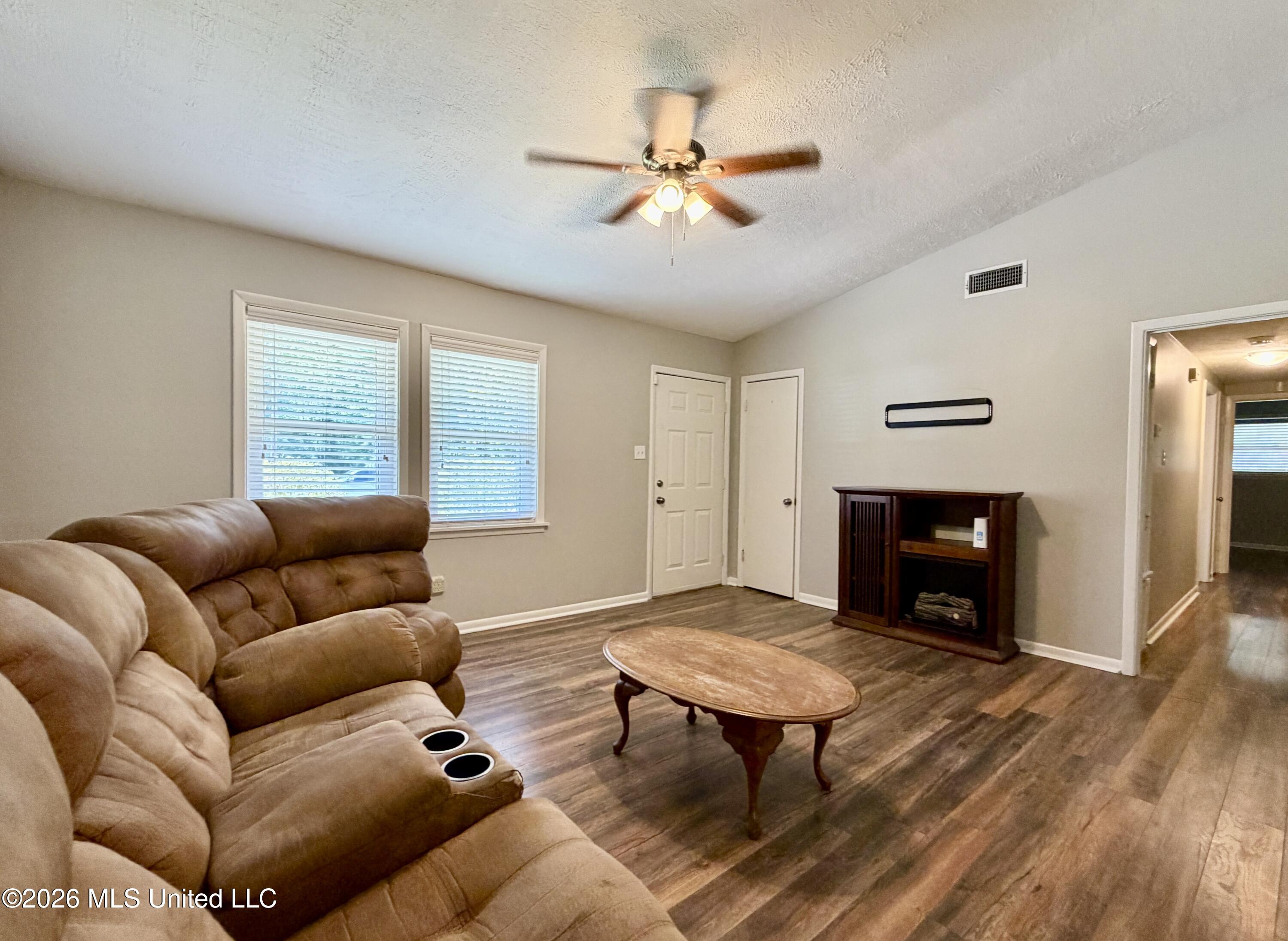 800 Bellevue Street Clinton, MS 39056 - Photo 11 of 47 IMG_5948