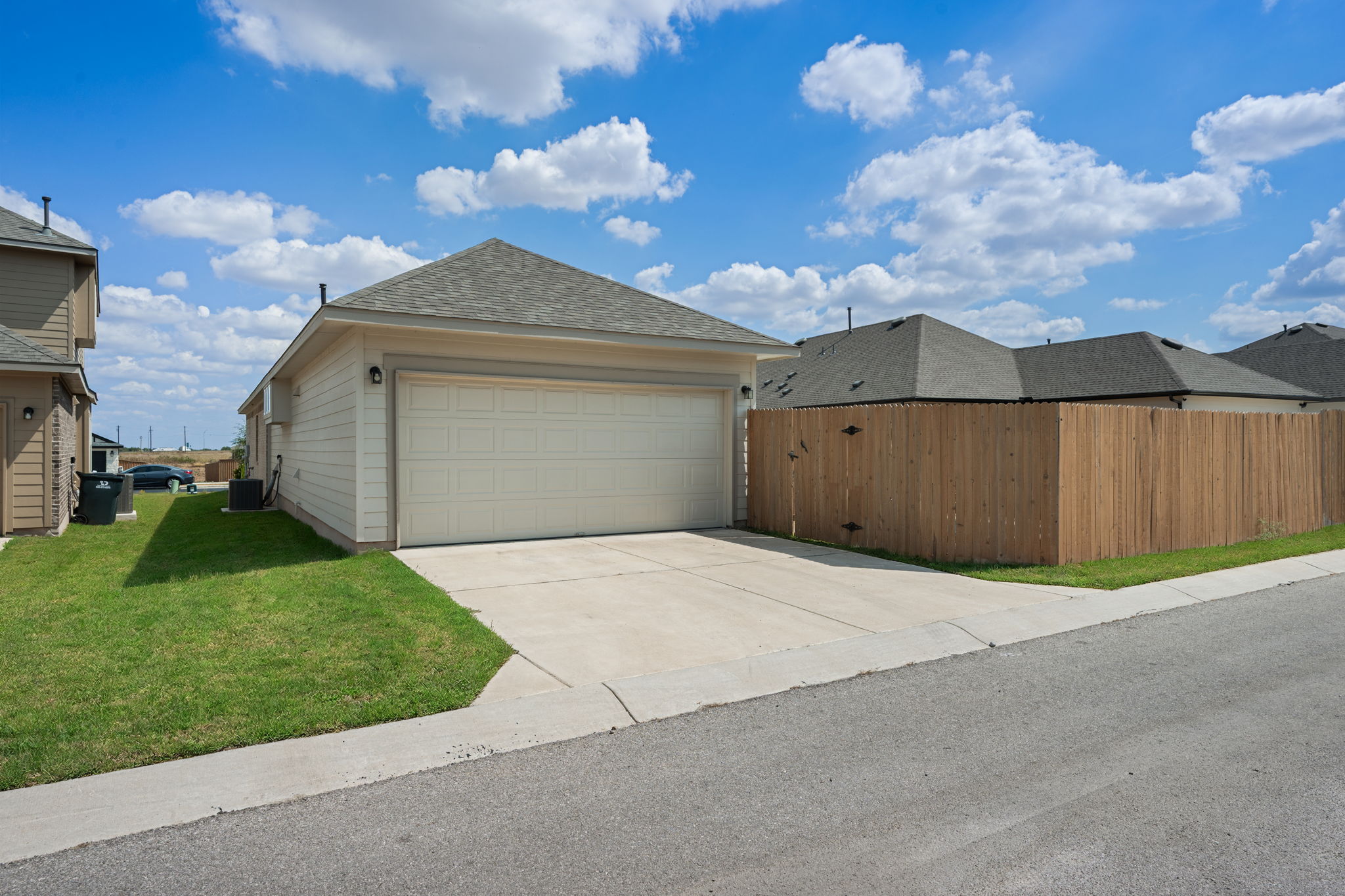 721 Paddock Lane Georgetown, TX 78626 - Photo 33 of 36 Gallery Image 33