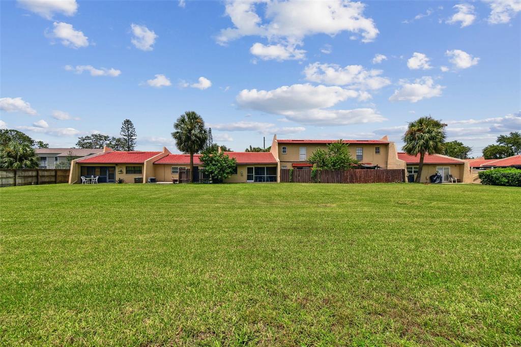 7200 Ulmerton Road, Unit E3 Largo, FL 33771 - Photo 18 of 26 a view of a garden