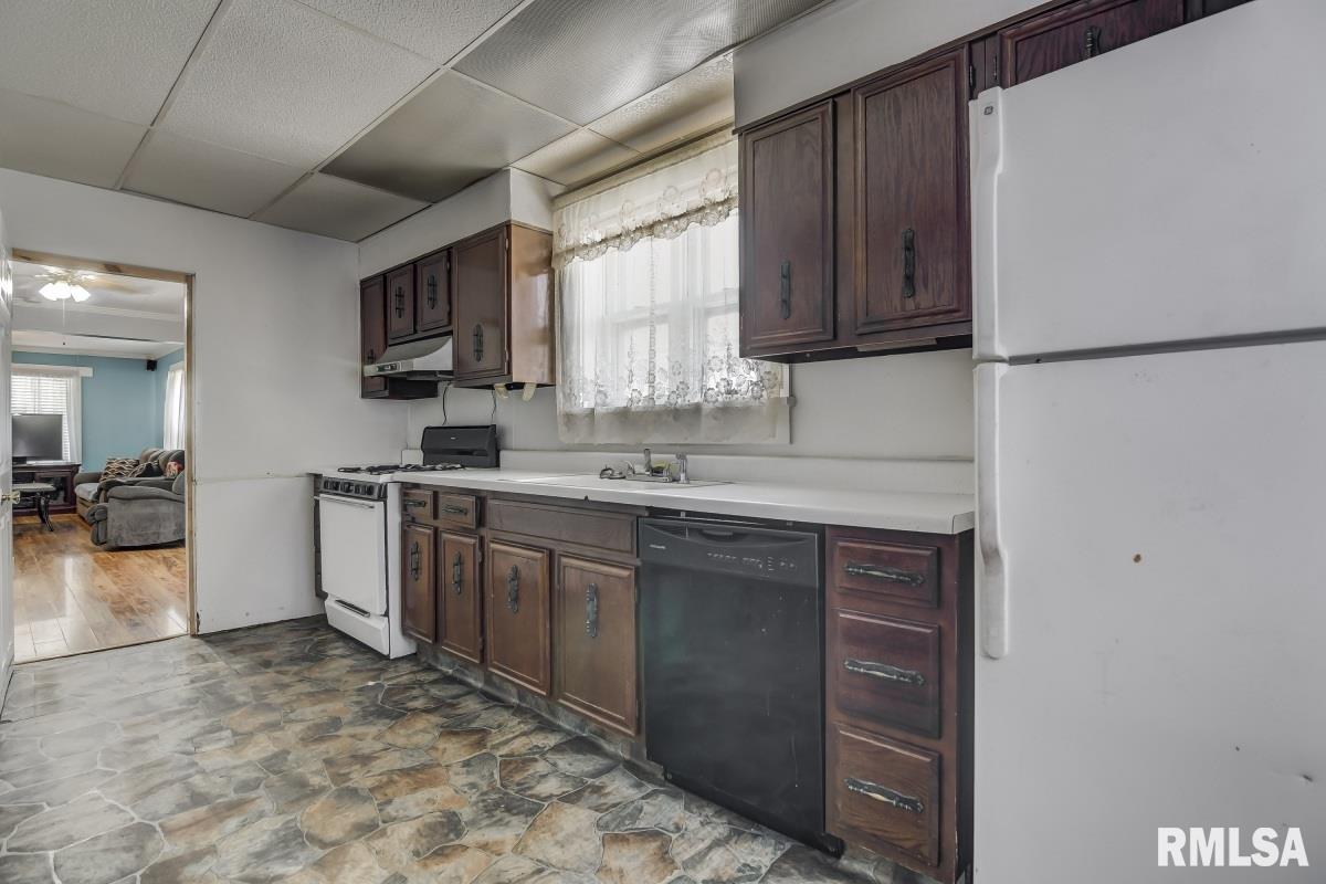2610 South College Street Springfield, IL 62704 - Photo 10 of 31 Gallery Image 10