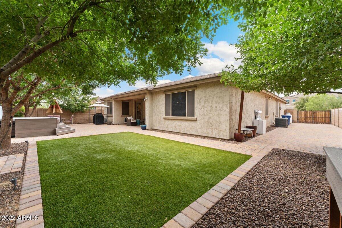 20171 Rosa Road Queen Creek, AZ 85142 - Photo 7 of 68 Synthetic Grass & XTra parking
