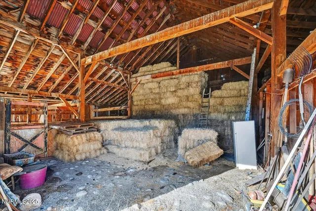 a view of a yard in front of house